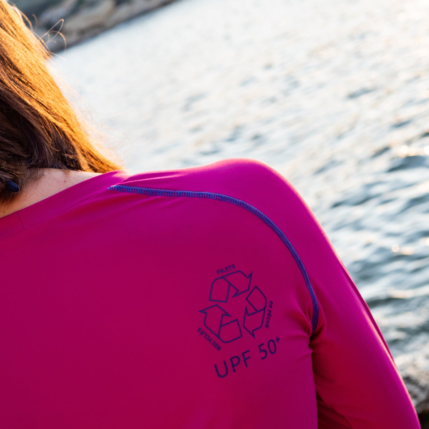 rashguard lycra anti uv haut de gamme femme manches longues violet rose fuchsia fabriqué en France UPF50+ Made in France avec des filets de pêche recyclés, écolo, durable, top maillot tee-shirt eco responsable F2M certifié protection solaire maximale sans additif chimique