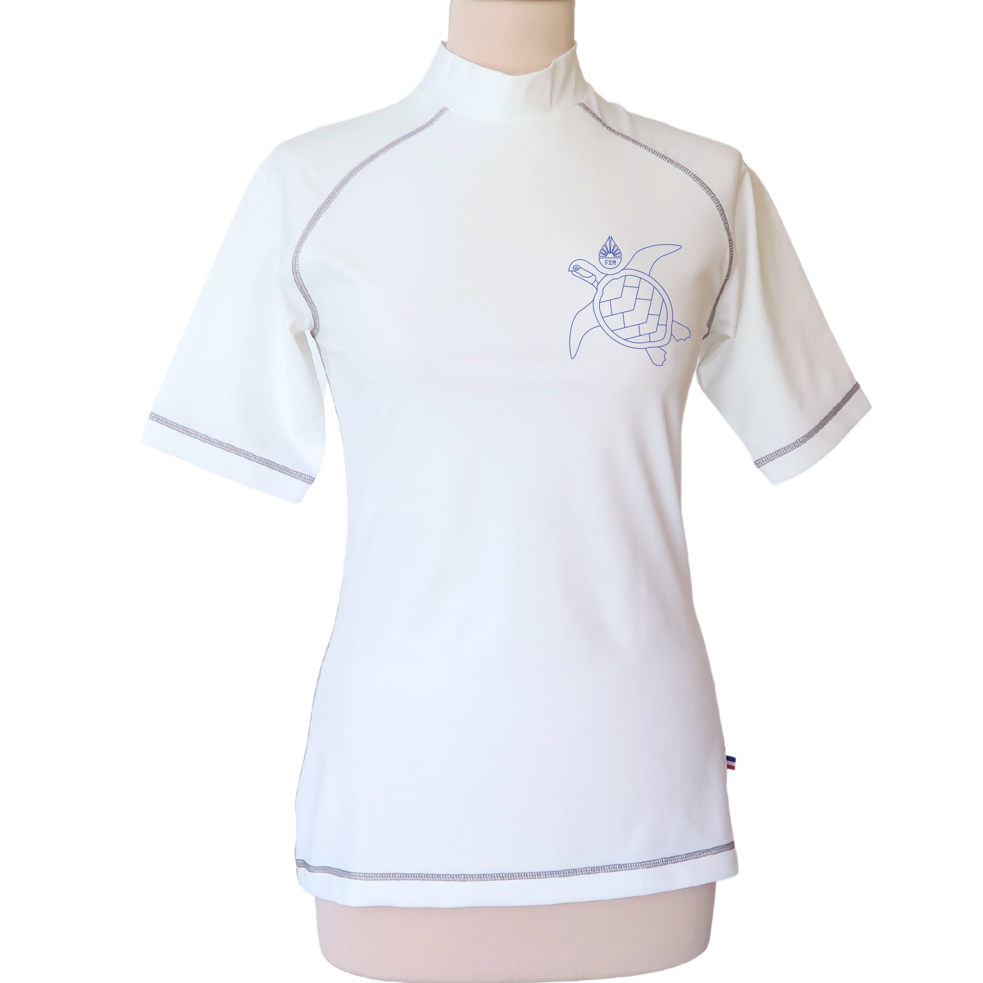 rashguard lycra anti uv femme manches courtes blanc fabriqué en France UPF50+ Made in France avec des filets de pêche recyclés, écolo, durable, top maillot tee-shirt eco responsable F2M tortue