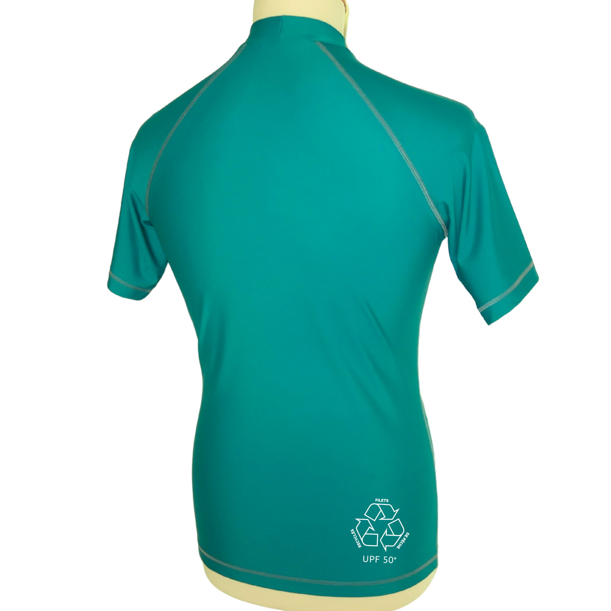 rashguard lycra anti-uv homme manches courtes vert certifié UPF50+ sans additif chimique Made in France à partir de filets de pêche recyclés et autres déchets marins ECONYL fabriqué en France durable écolo, top, maillot, tee-shirt vert dos protection solaire maximale écolo écoresponsable durable sans trace