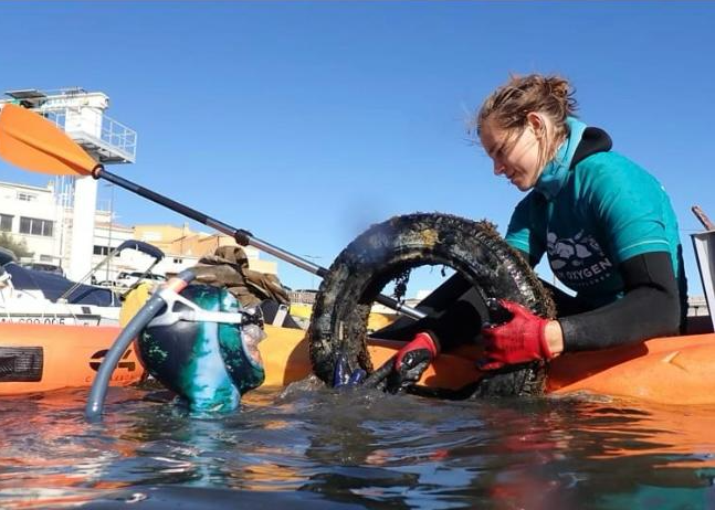 Team_Oxygen_1 eco exploration F2M Marseille ramasse de déchets UPF50+ made in France apnée snorkling projet sentinelle 3 iles frioul